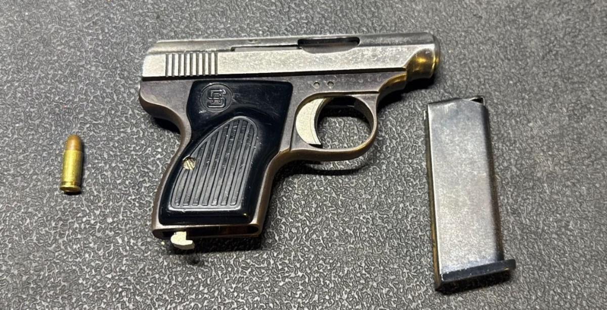 Handgun Arrest - Pasadena  25-738565